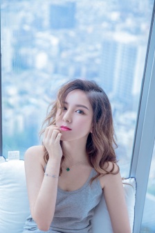 地缚少年花子君